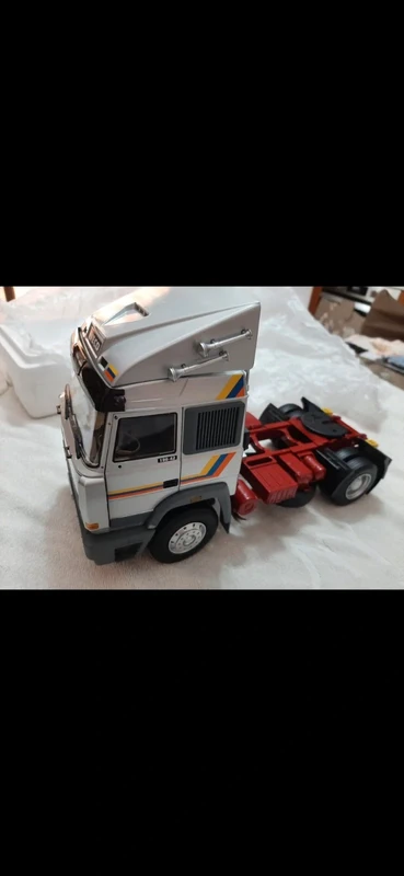 Iveco Turbo Star 1/18 Leggi Descrizione.