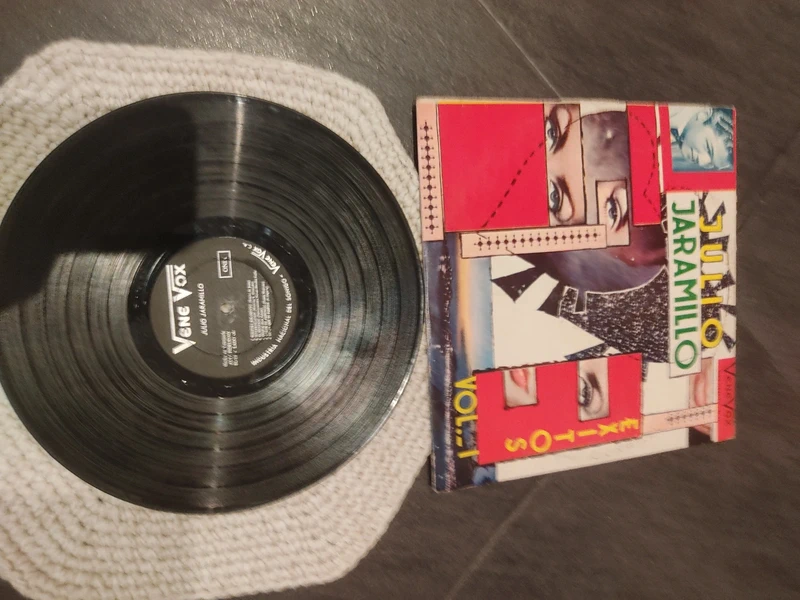 Julio jaramillo with cover