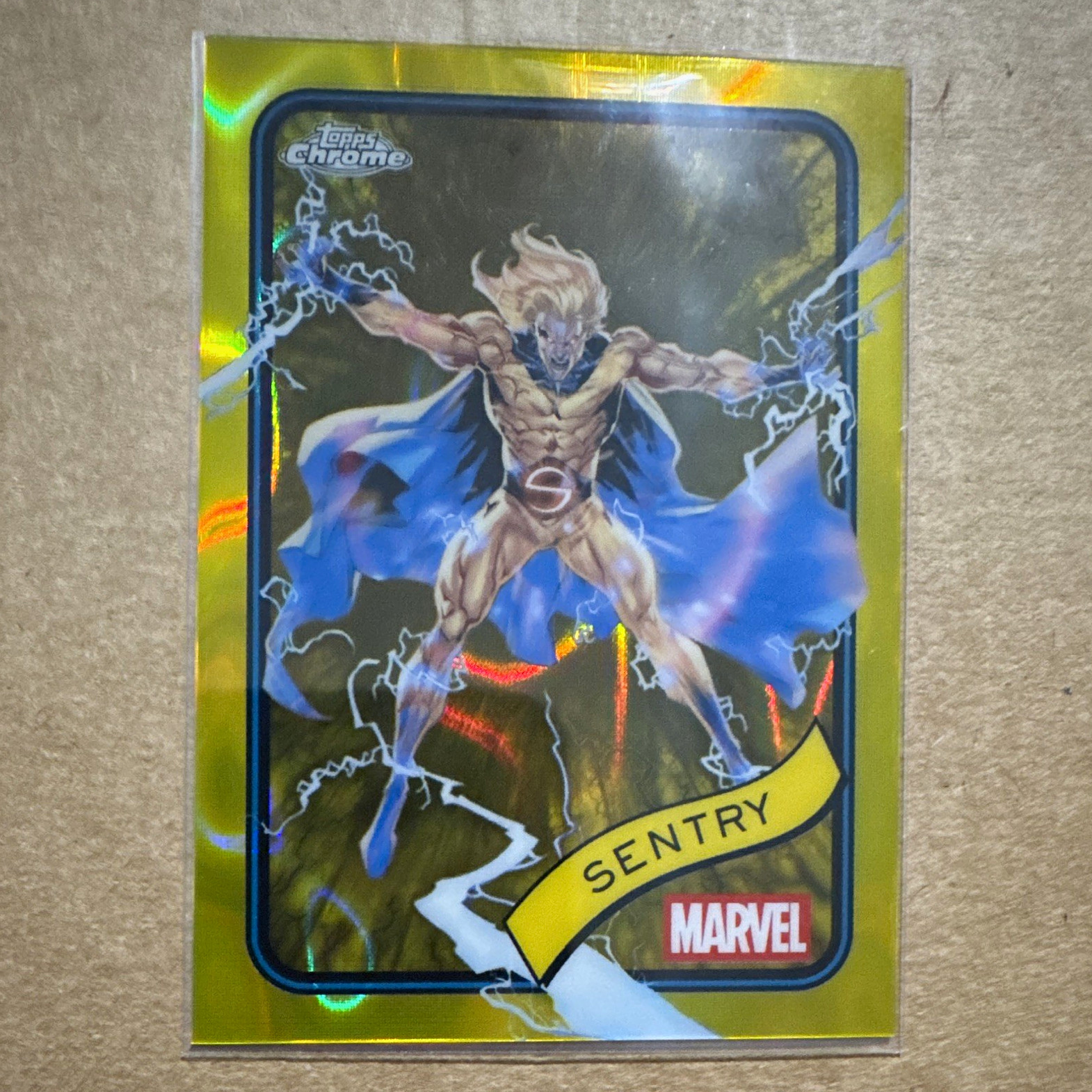 2025 Topps Chrome Marvel Sentry giallo lava parallelo #168