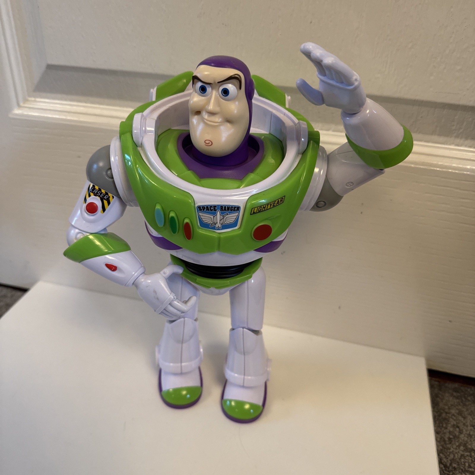 Buzz Lightyear Action Figure Toy Story 10” 2021 Mattel Versione Non Parlante