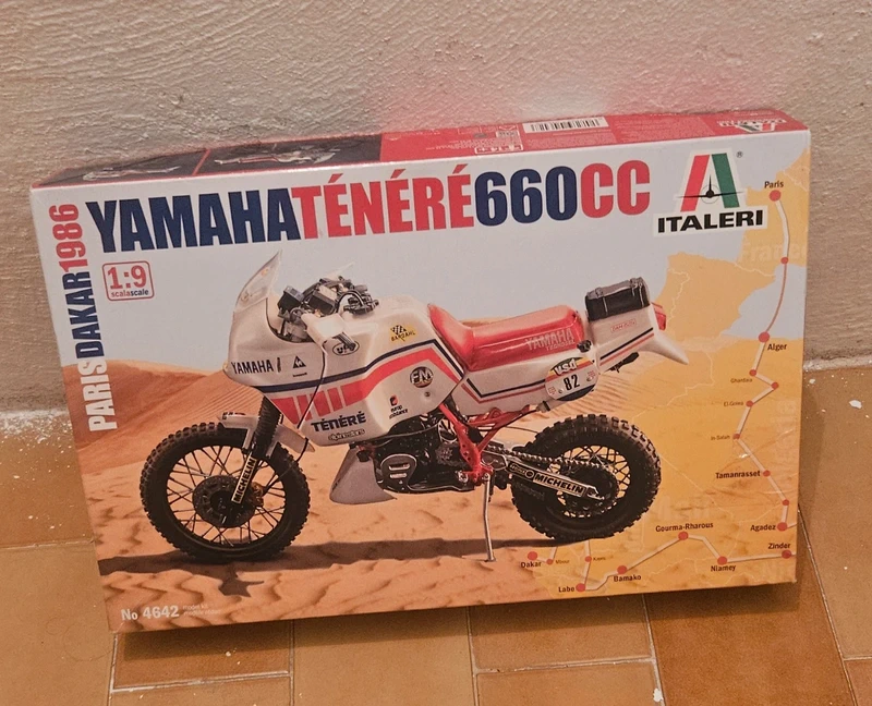Maqueta Moto Yamaha Ténéré 660cc Paris Dakar 1986 italeri
