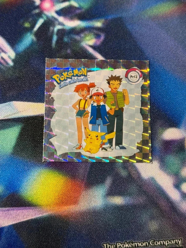 Pokémon 1999 pikachu and friends prism holo artbox