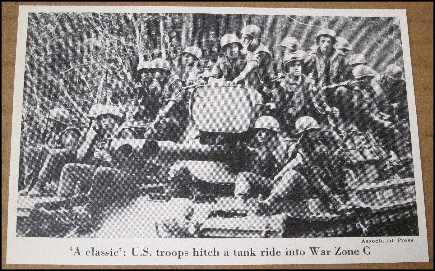 1967 Vietnam War U.S. Troops in War Zone C Newsweek Clipping Photo 5"x3.25" VTG