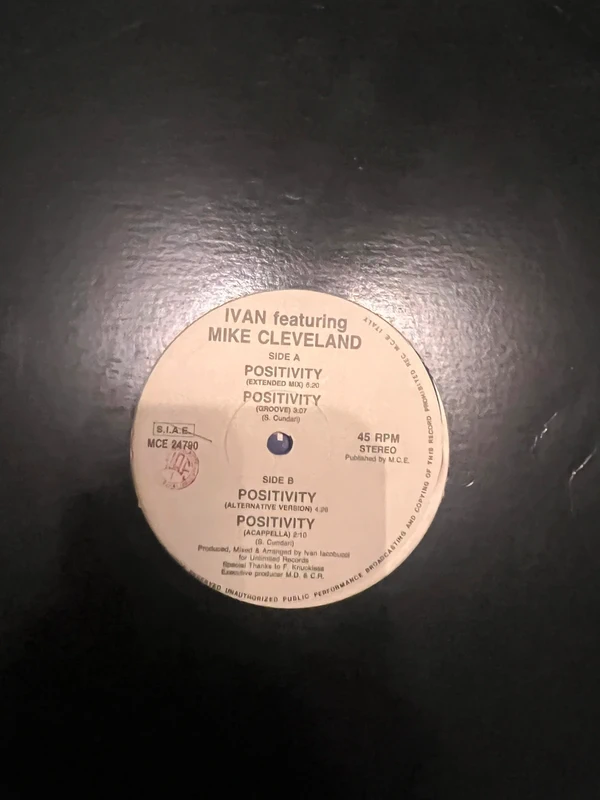 Positivity" del proyecto Ivan featuring Mike Cleveland, publicado en Italia en 1990