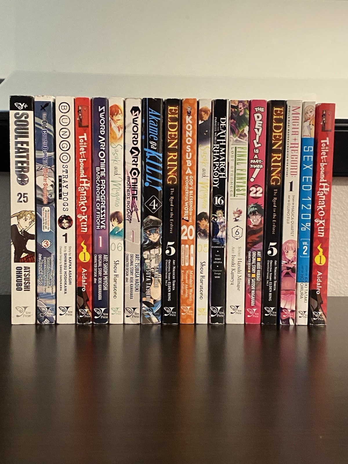 Libro manga Yen Press LOTTO di 18