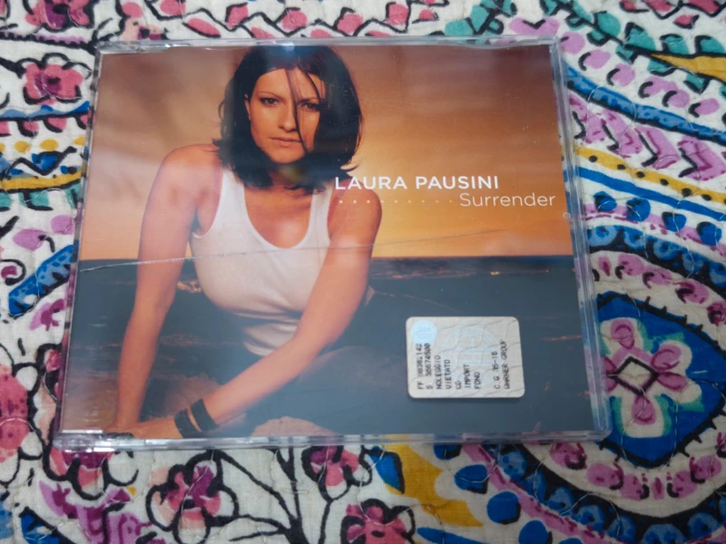 Laura Pausini single Surrender