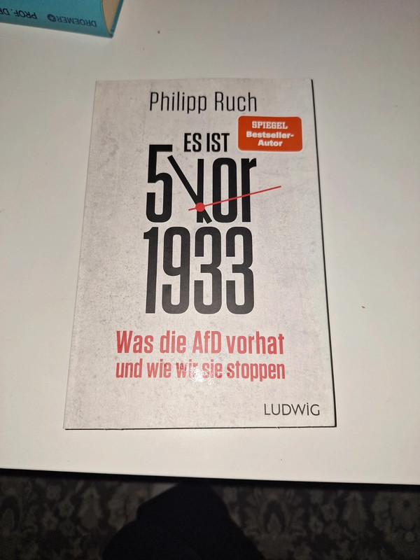 Es ist 5 vor 1933
