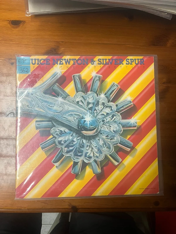 Juice Newton & silver spur