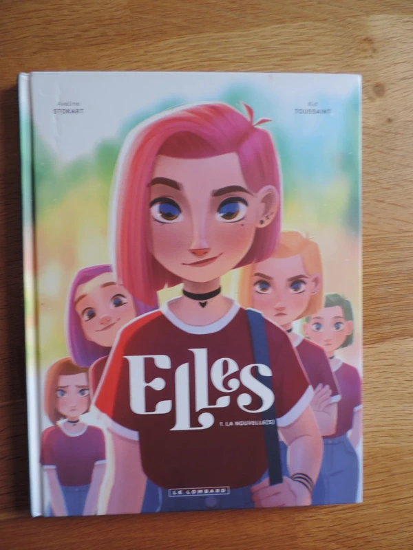 Elles, tome 1 : La nouvelle(s)