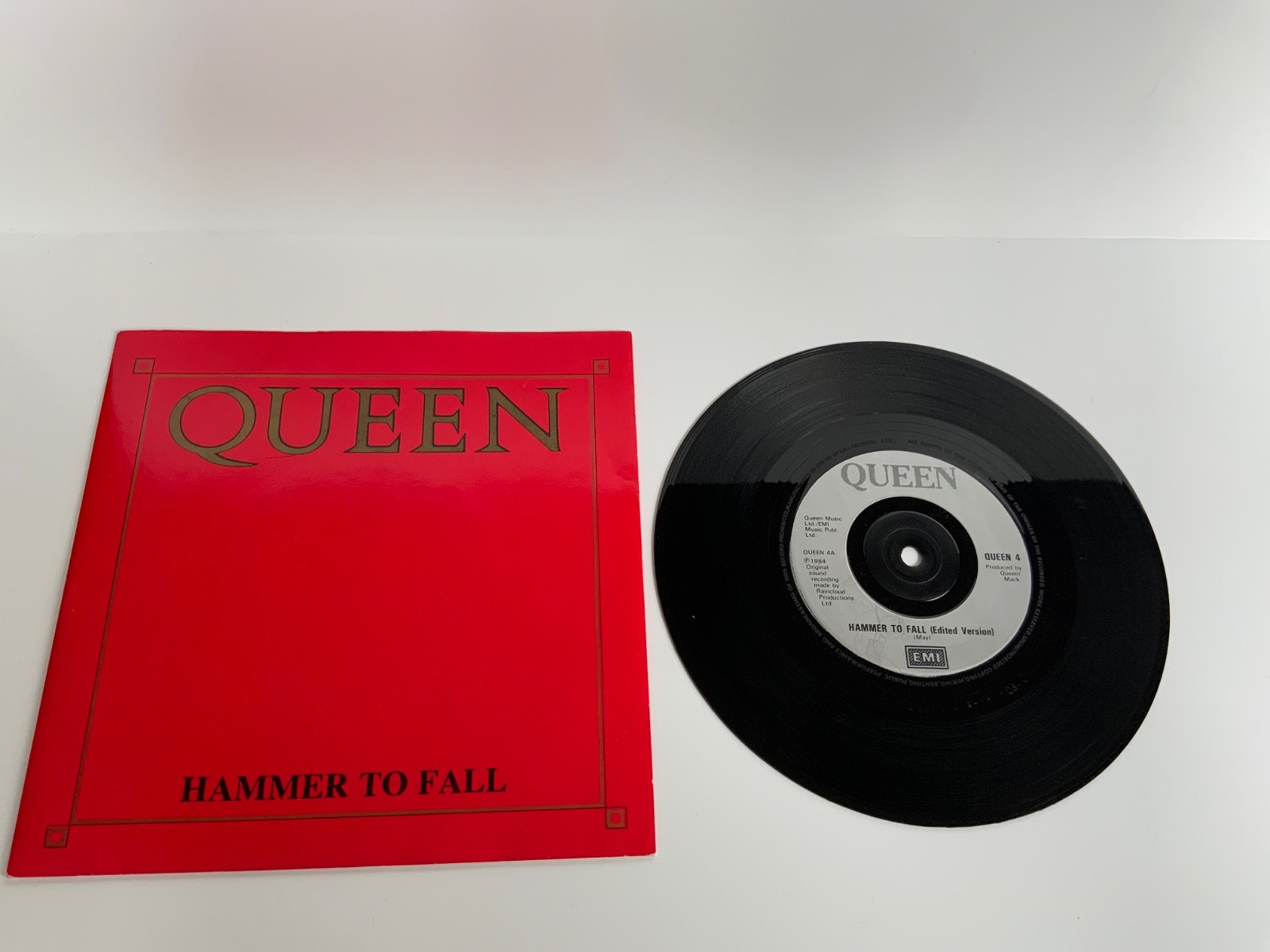 Queen - Hammer To Fall / Tear It Up (1984 Vinyl 7" Single) - EMI Queen 4