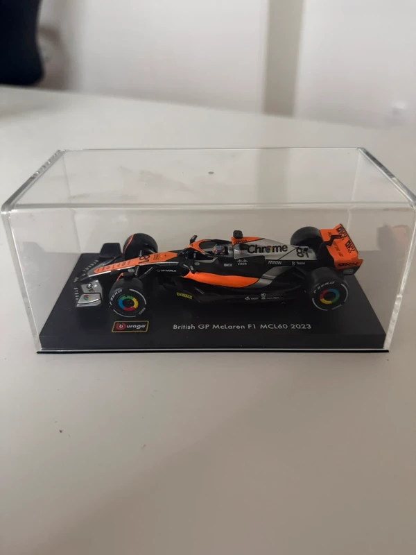 F1 Oscar Piastri McLaren model 1:43