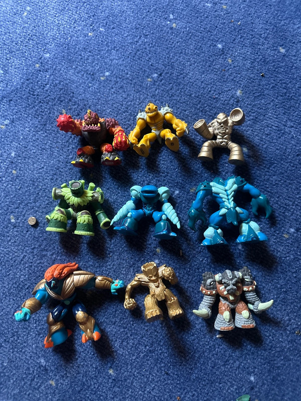 9 figurines Gormiti