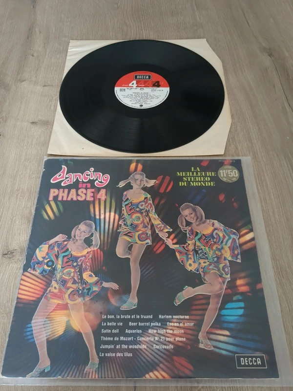 Dancing in phase 4 - disque vinyle 33 tours