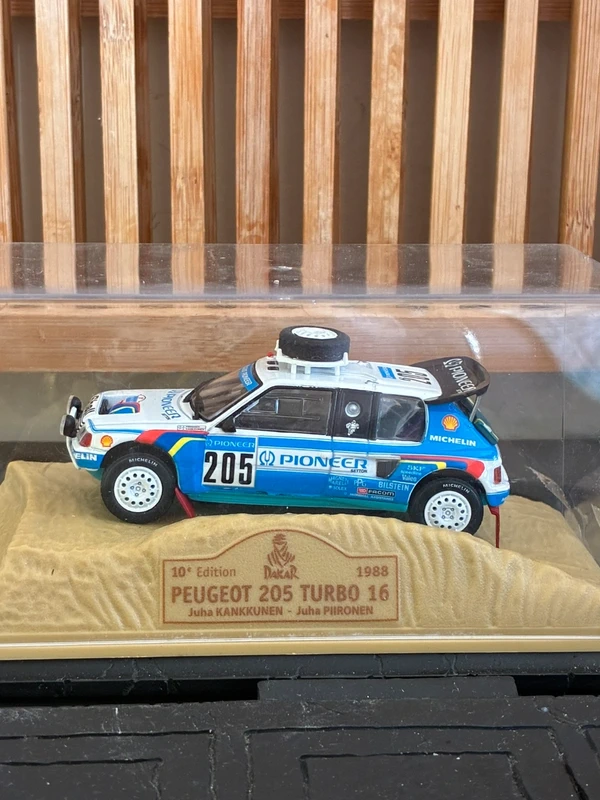Peugeot 205 Turbo 16 n°205 Dakar 1988 1/43