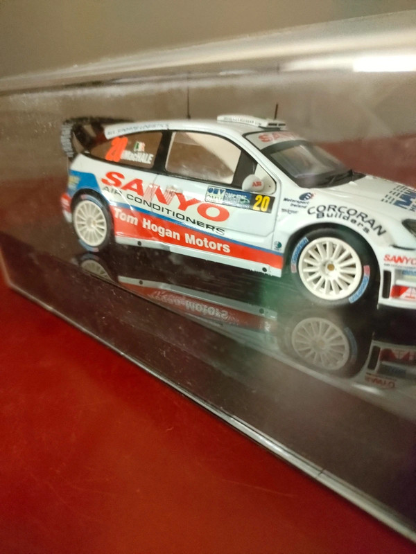 Miniature 1/43