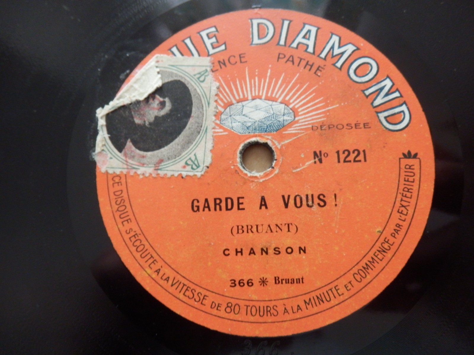 Disque Diamond 1221(10"/78rpm)/ Garde a vous chanté par Aristide Bruant