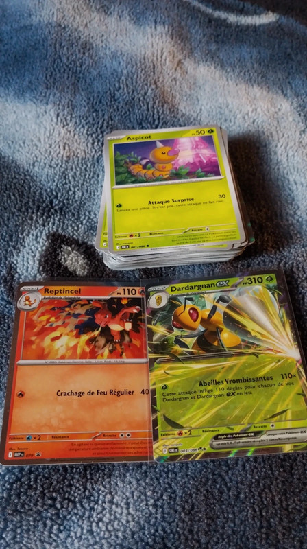 Lot de 74 cartes Pokémon sans doublon