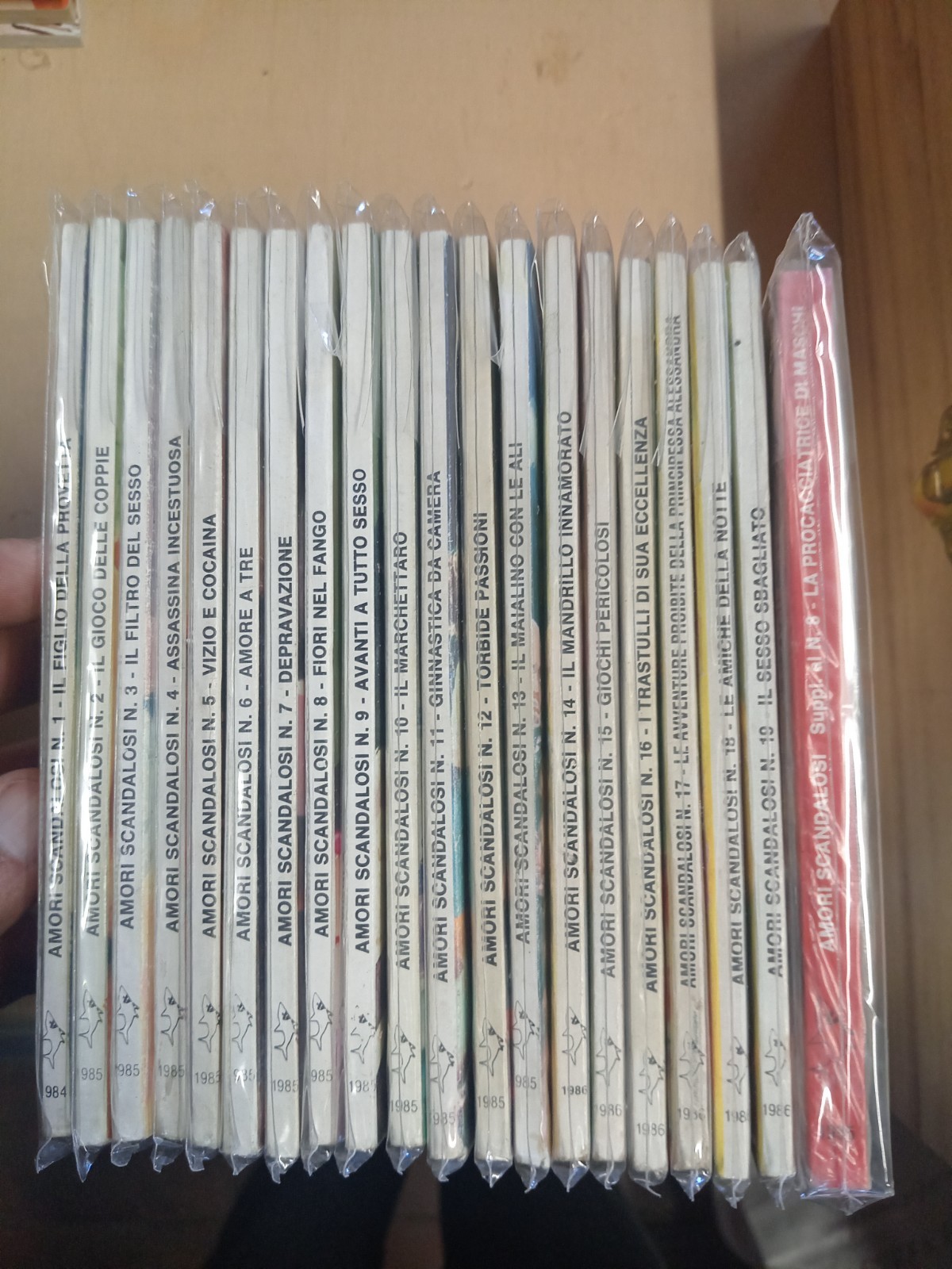 AMORI SCANDALOSI 1/19 + SUPPLEMENTO CPL - COMPLETA LA COLLEZIONE