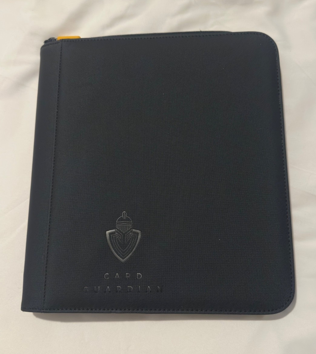 Card Guardian - Toploader binder 4 Pocket top loader binder with Zipper 160 card