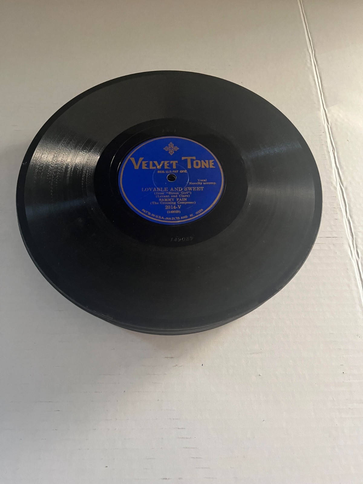 LOT OF 25 VINTAGE 78 RPM SHELLAC RECORDS VARIOUS GENRES, ARTISTS AND LABELS VG +