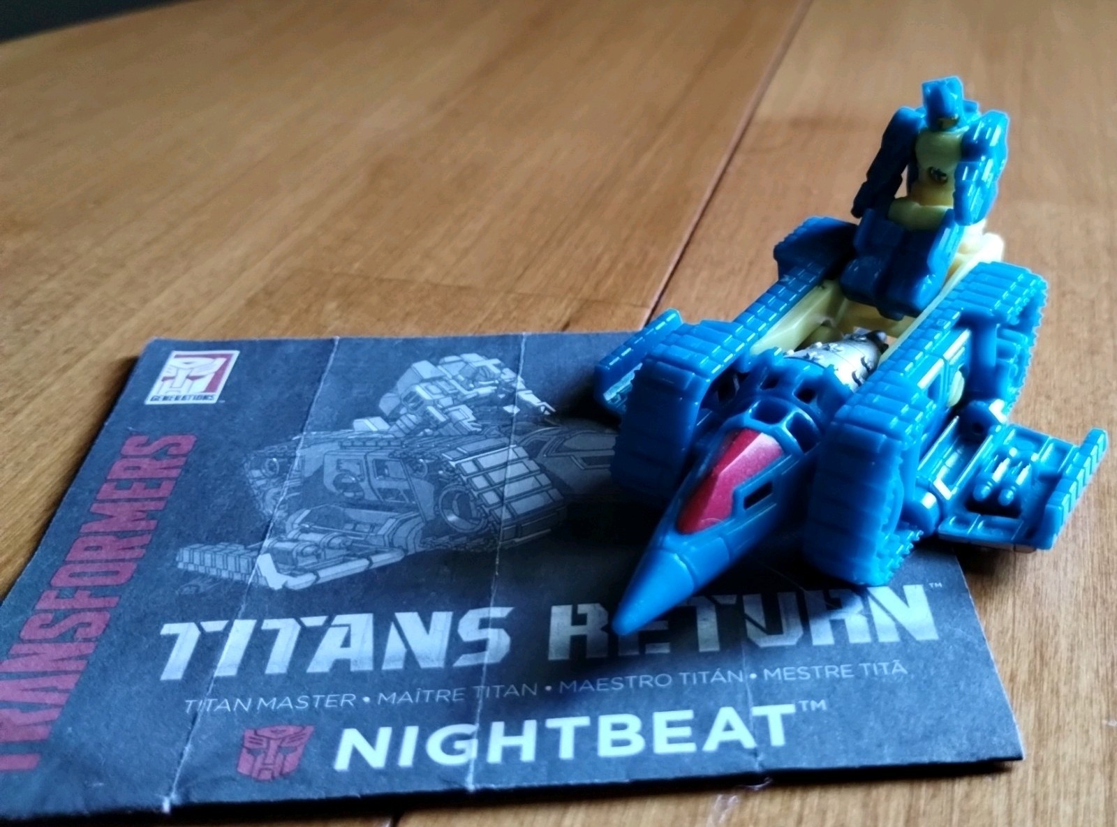 Nightbeat COMPLETO Transformers Titans Return Titan Master Figura da Collezione 