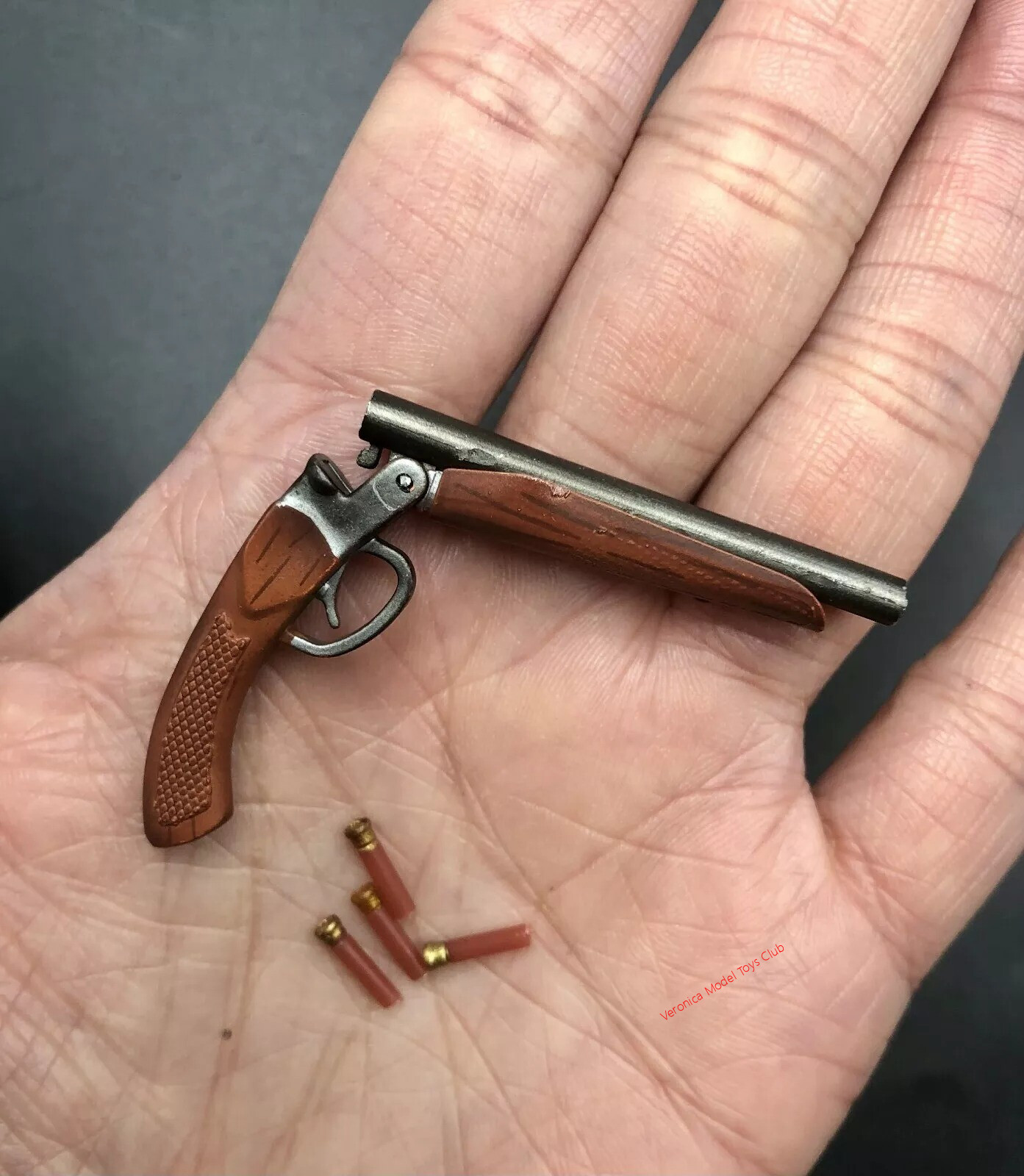 Modellino pistola fucile scala 1/6 WeaponToy con accessori conchiglie per action figure 12"