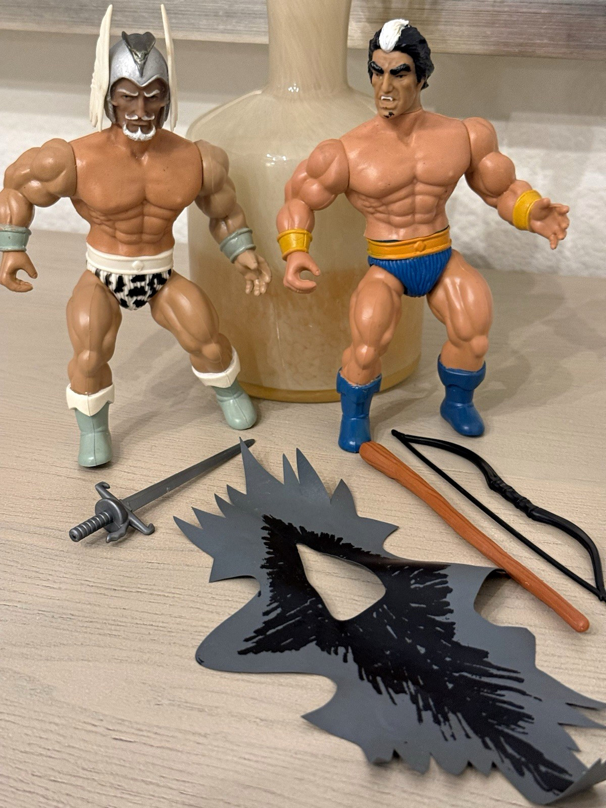The Lost World Of The Warlord -Action Figures MIKOLA and WARLORD 1982 Remco