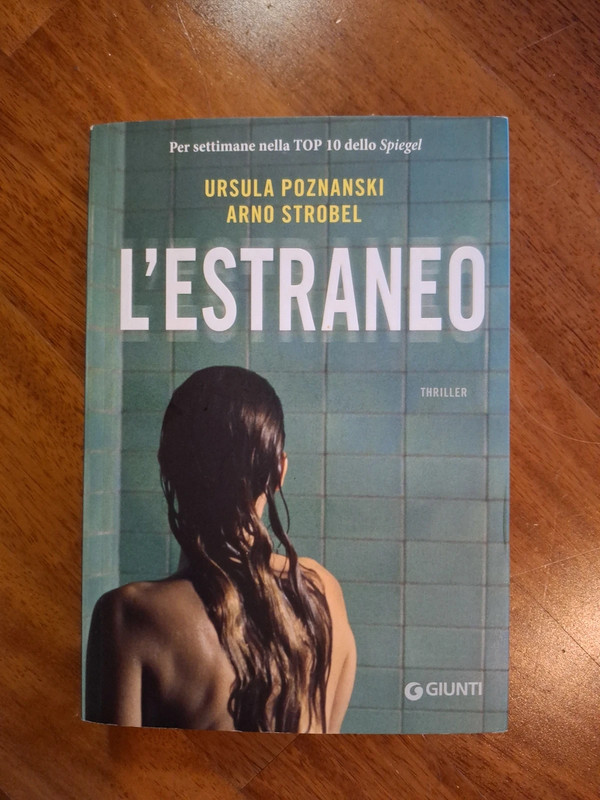 Libro l'estraneo