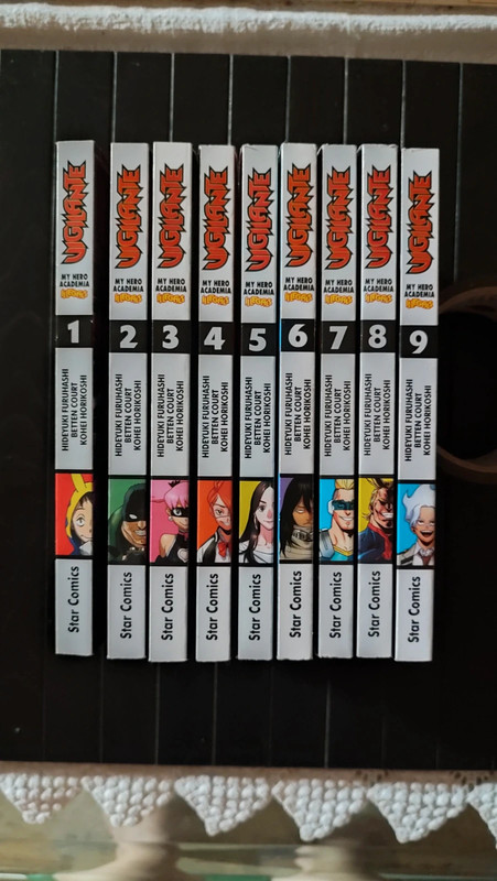 Vigilante My Hero Academia Illegale volumi italiani dal 1-9 +cartoline