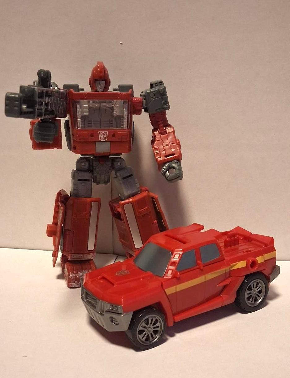 Transformers Ironhide Combiner Wars e guerra d'assedio per Cybertron 2 personaggi