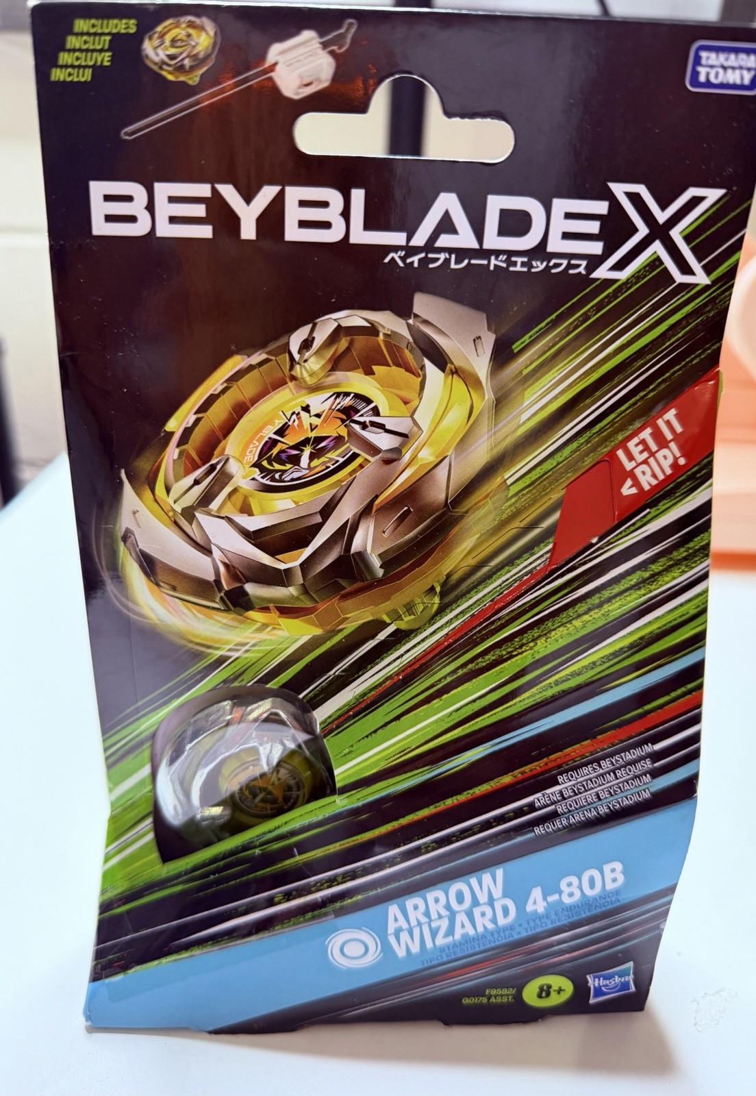 Beyblade X Arrow Wizard 4-80B Starter Pack Set con parte superiore e lanciatore tipo Stamina