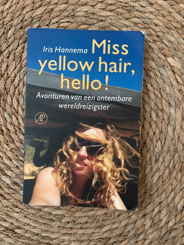 Boek miss yellow hair hello | Iris Hannema