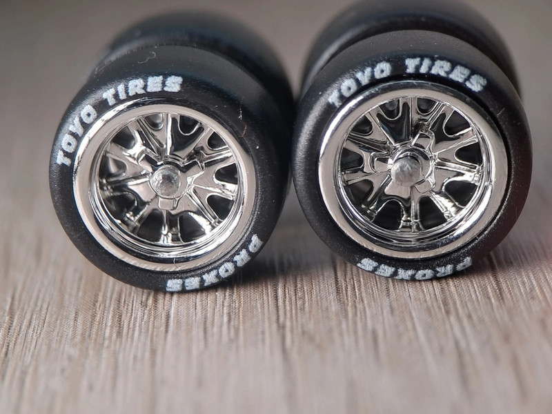 1/64 Chrome Mesh Deep Dish Custom Wheels (Toyo Tires)