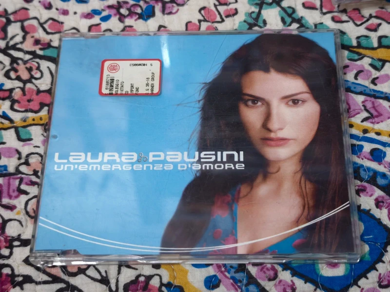 Laura Pausini single Una emergenza d'amore