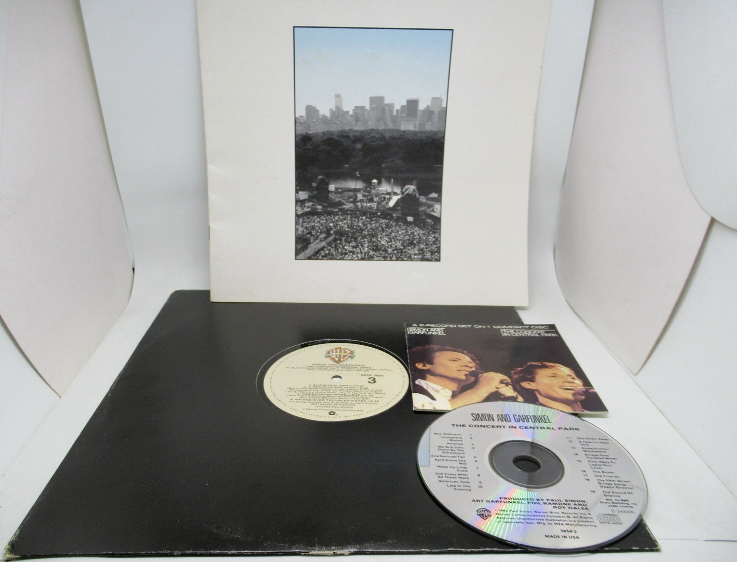 Simon And Garfunkel the Concert in Central Park 1982 LOT "SEE DESCRIPTION"