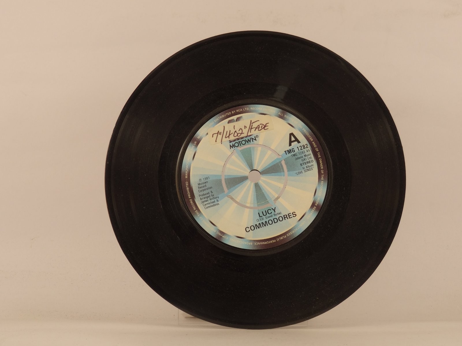 COMMODORES LUCY (plain sleeve) (137) 7" MOTOWN