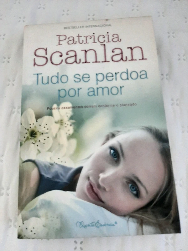Livro 'Tudo se perdoa por amor'