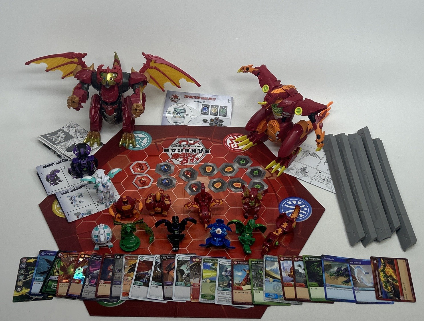 Bakugan Battle Brawlers lotto carte figure tavola arena