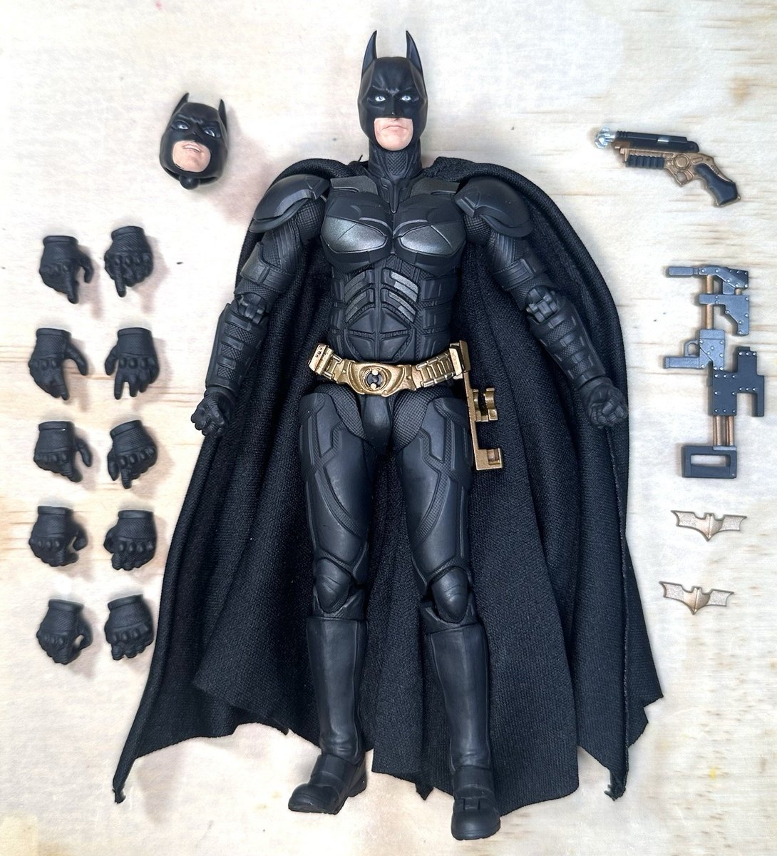 SH Figuarts Batman Il Cavaliere Oscuro Action Figure Autentico Venditore USA Bandai Bale
