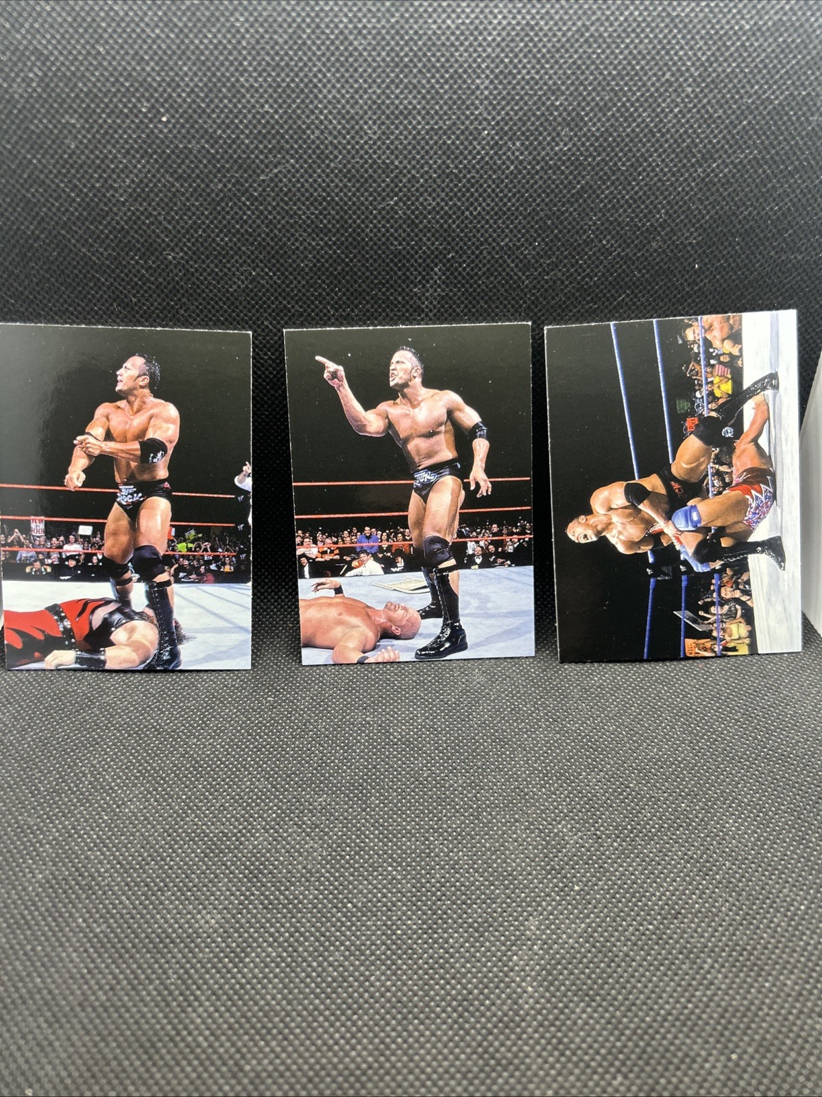 Lotto 3 carte collezionabili 2000 immagini fumetti WWF Rock Solid The People's