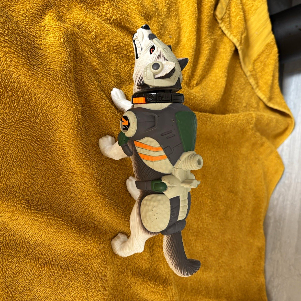 Dog/Wolf Action Figure with Armour & Gear White/Grey/Black Plastic Animal Toy