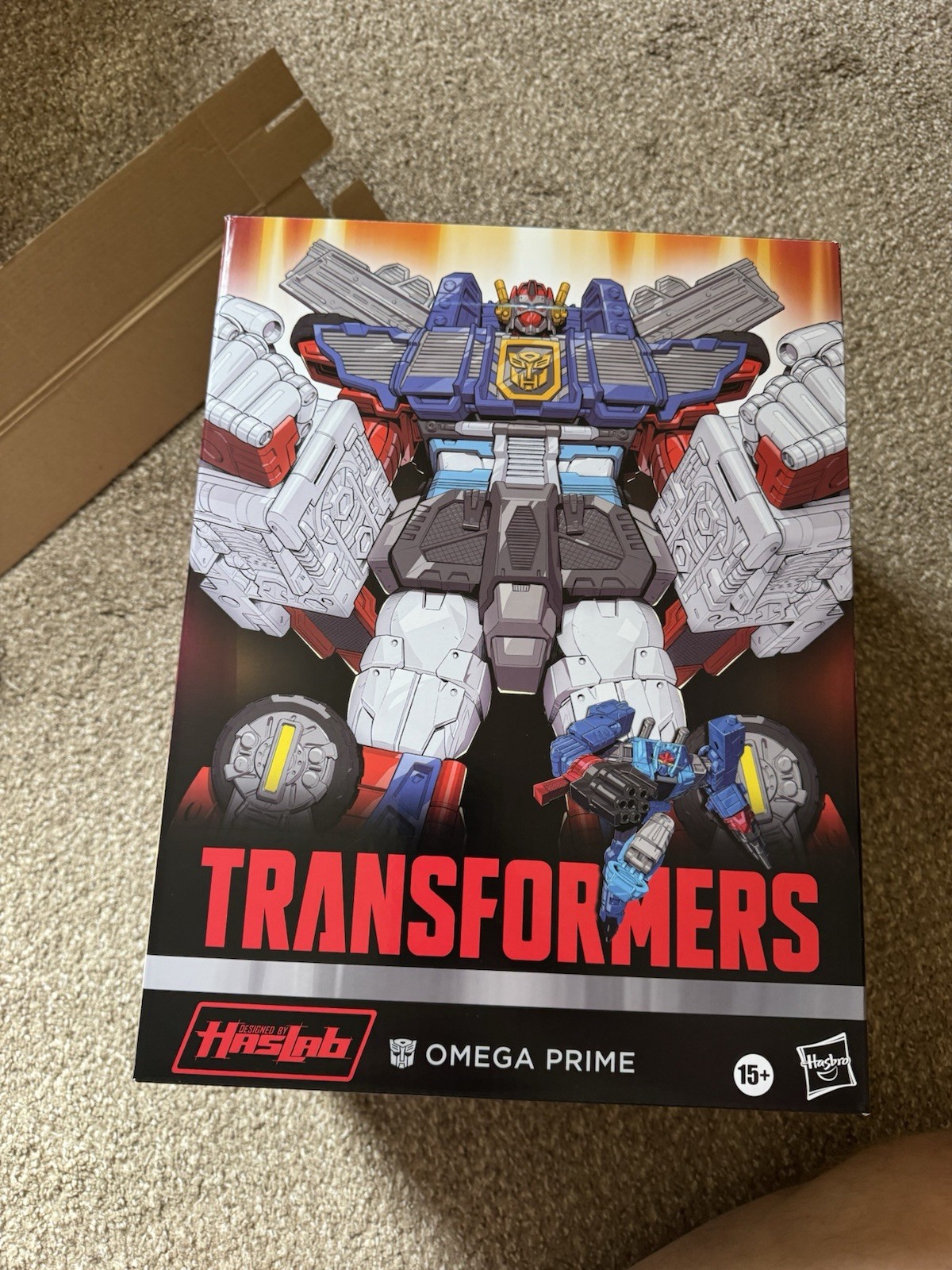 Haslab Transformers Legacy Robot sotto mentite spoglie Omega Prime scatola aperta