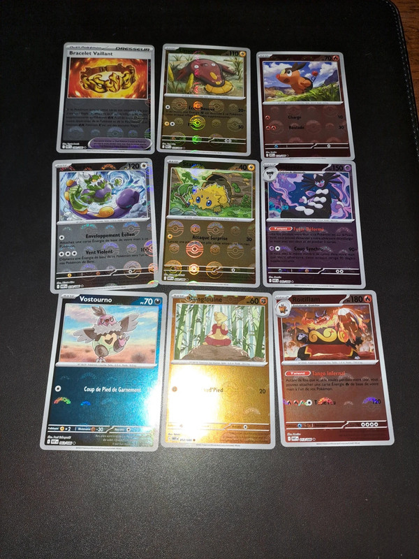 Reverse pokeball flammes blanche, lot de 9 ou 2 euros unité