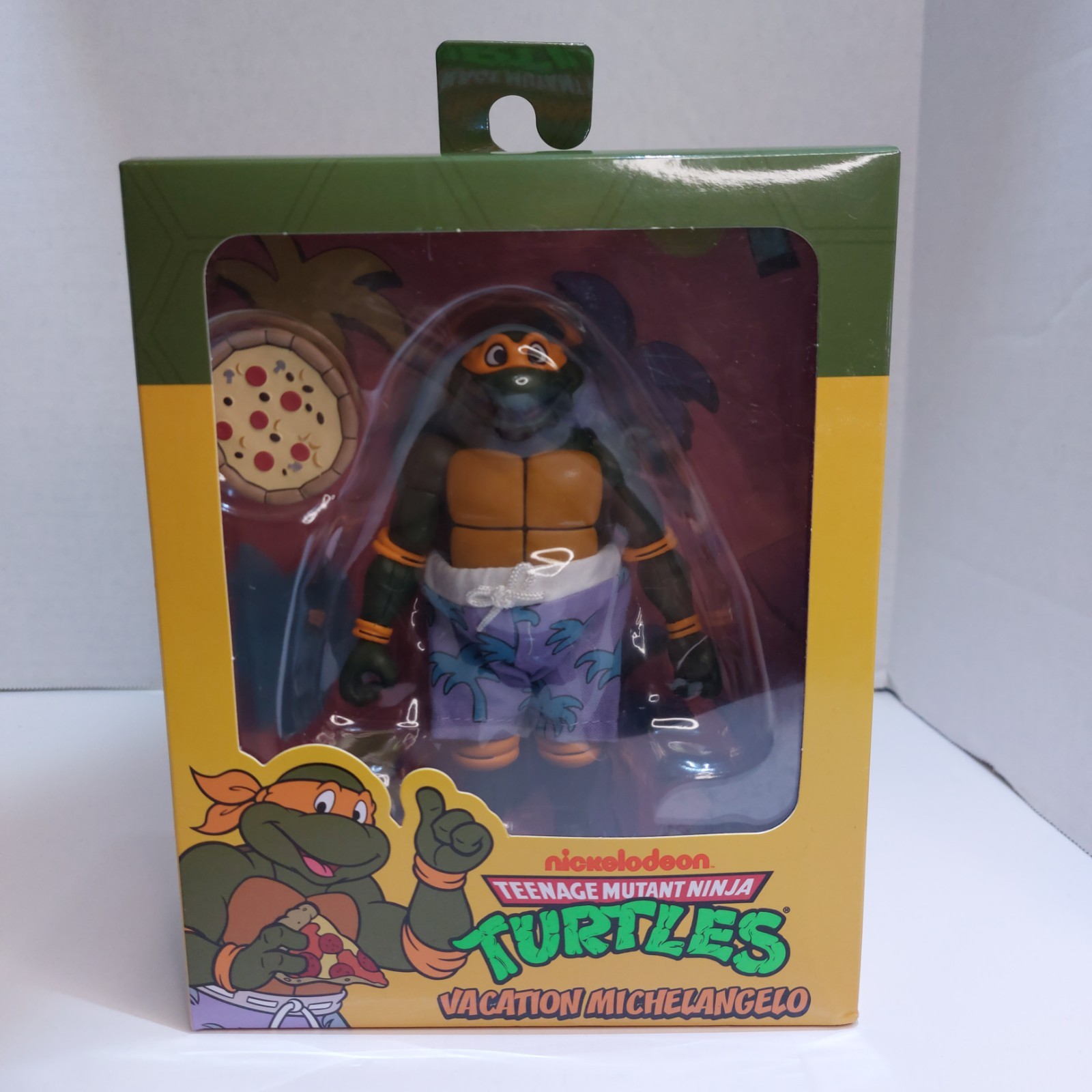 Modellino NECA TMNT Teenage Mutant Ninja Turtles Vacation Michelangelo 2026