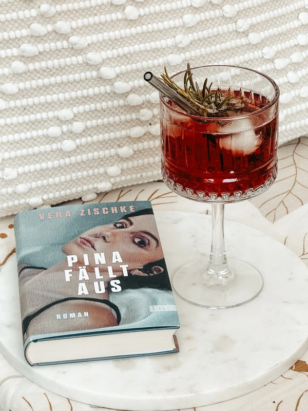 Pina fällt aus von Vera Zischke