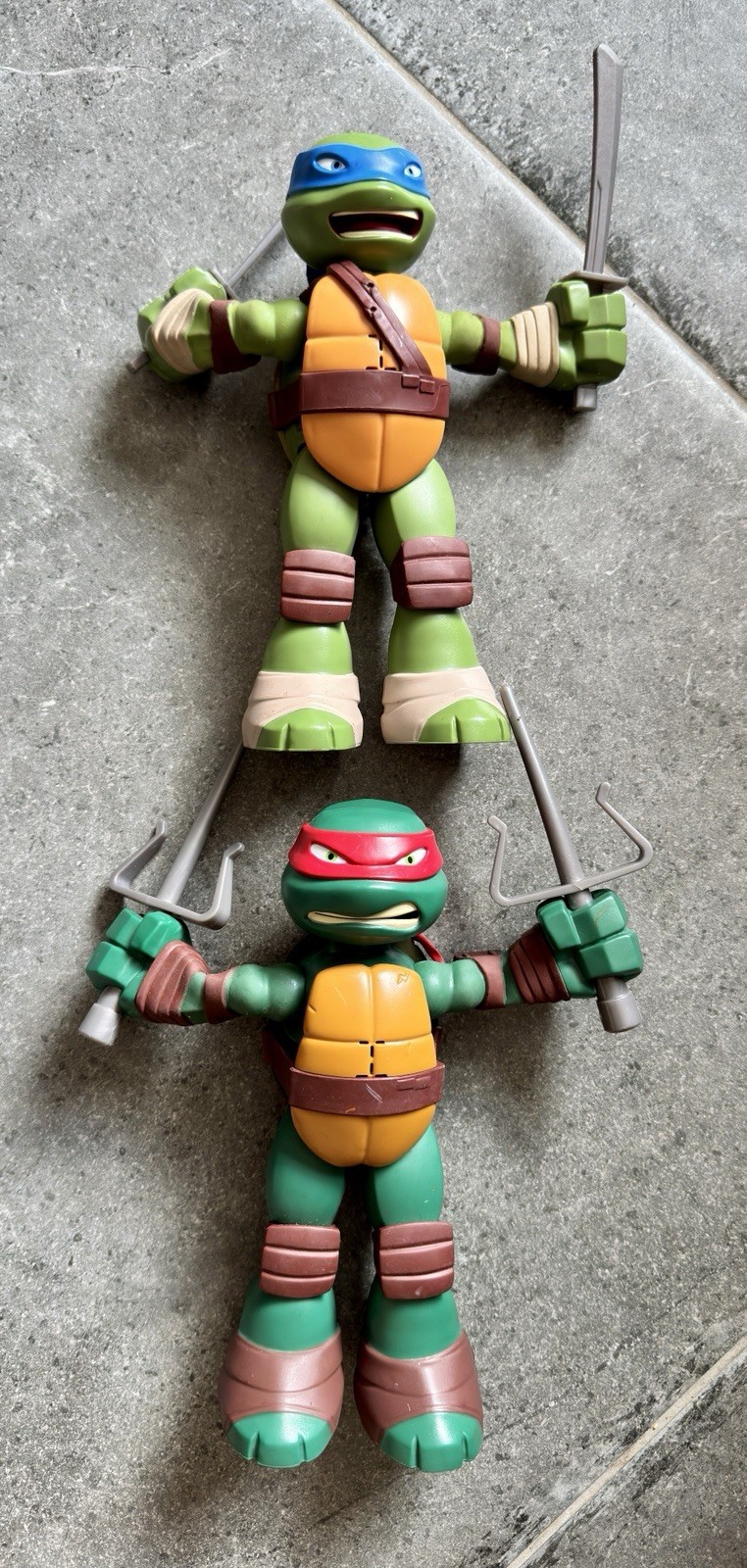 Teenage Mutant Ninja Turtles TMNT Leonardo Stretch 'N Shout Playmates 2014 8.5” 