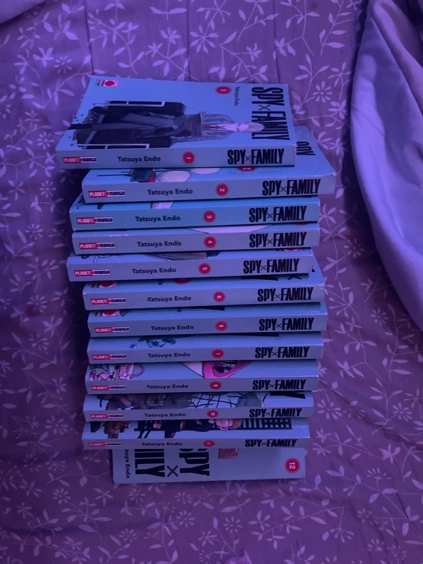 Spy x Family manga 1-12