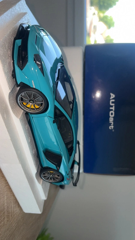 Autoart lamborghini aventador svj 1/18
