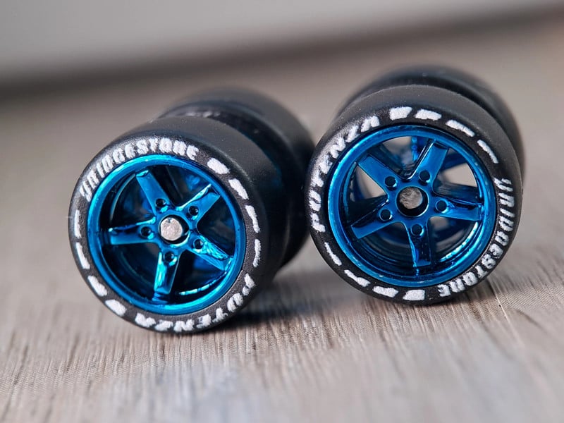 1/64 Bridgestone Potenza Chrome Blue 5-Spoke Custom Wheels