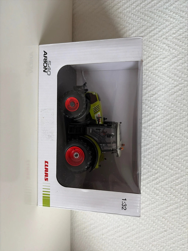 Claas Arion 540 modeltrekker 1:32